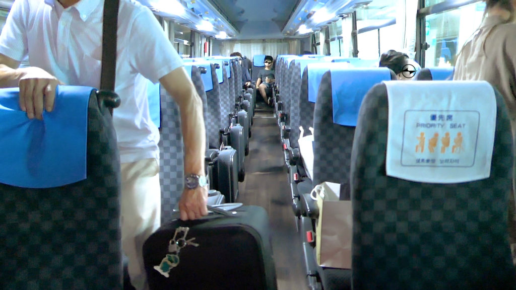 YCATから羽田空港までバス 車内