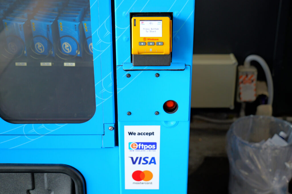 オークランド ダウンタウンフェリーターミナル『AT HOPカード』自動販売機 お支払い方法