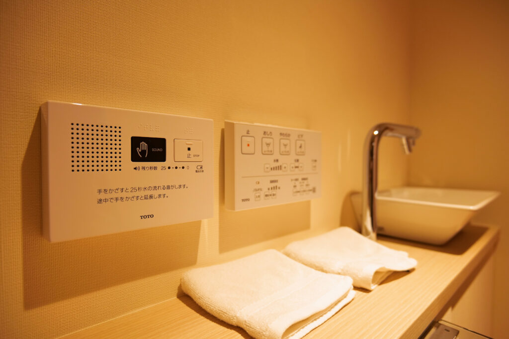 HOTEL & SPA センチュリーマリーナ函館 13階 ザロイヤルフロア コーナースイート レストルーム（トイレ・お手洗い）ベーシン（洗面台）