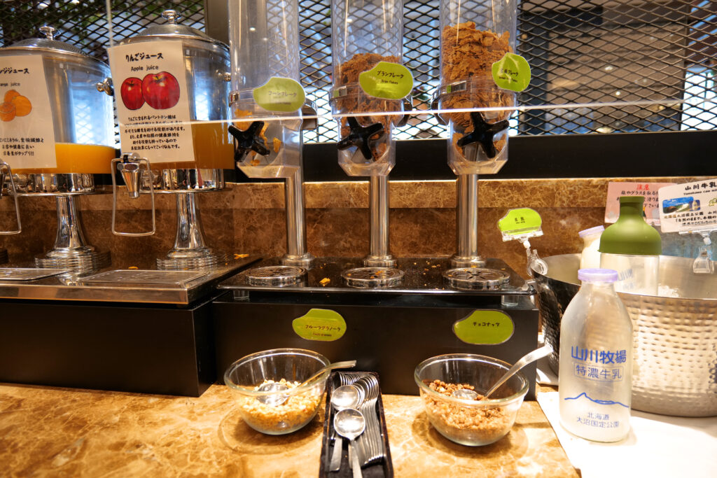HOTEL & SPA センチュリーマリーナ函館 朝食(ブレックファスト) ユーヨーテラスハコダテ メニュー シリアル コーンフレーク