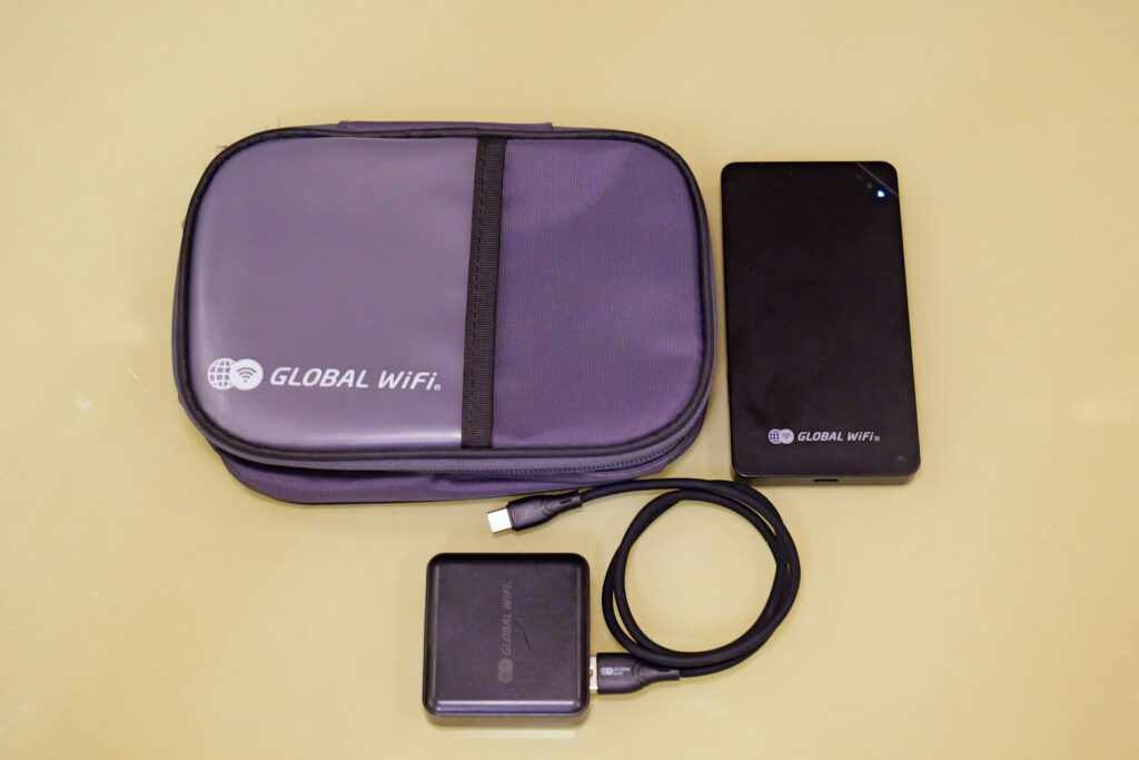 グローバルWiFi 中国特別回線プラン WiFiモデル GlocalMe U3 GLMU19A02 充電器（ACアダプタ チャージャー） ケーブル