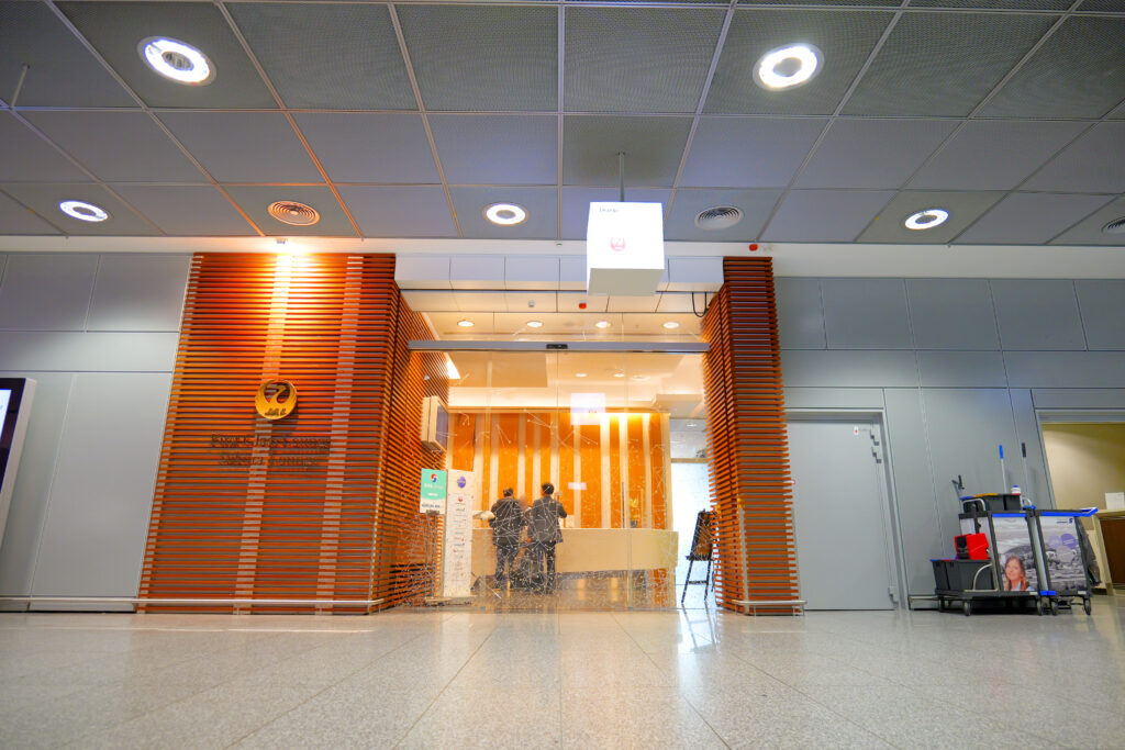 JALファーストクラスラウンジ フランクフルト国際空港 第2ターミナル（国際線） エントランス 正面