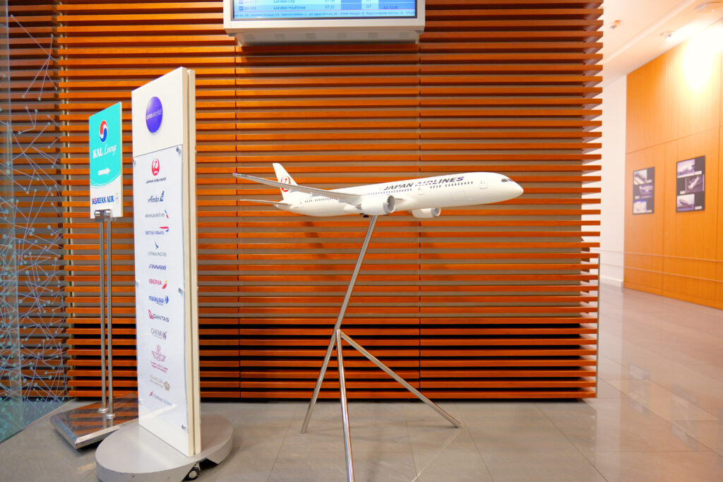 JALファーストクラスラウンジ フランクフルト国際空港 第2ターミナル（国際線） エントランス 日本航空 ボーイング787-9 モデルプレーン