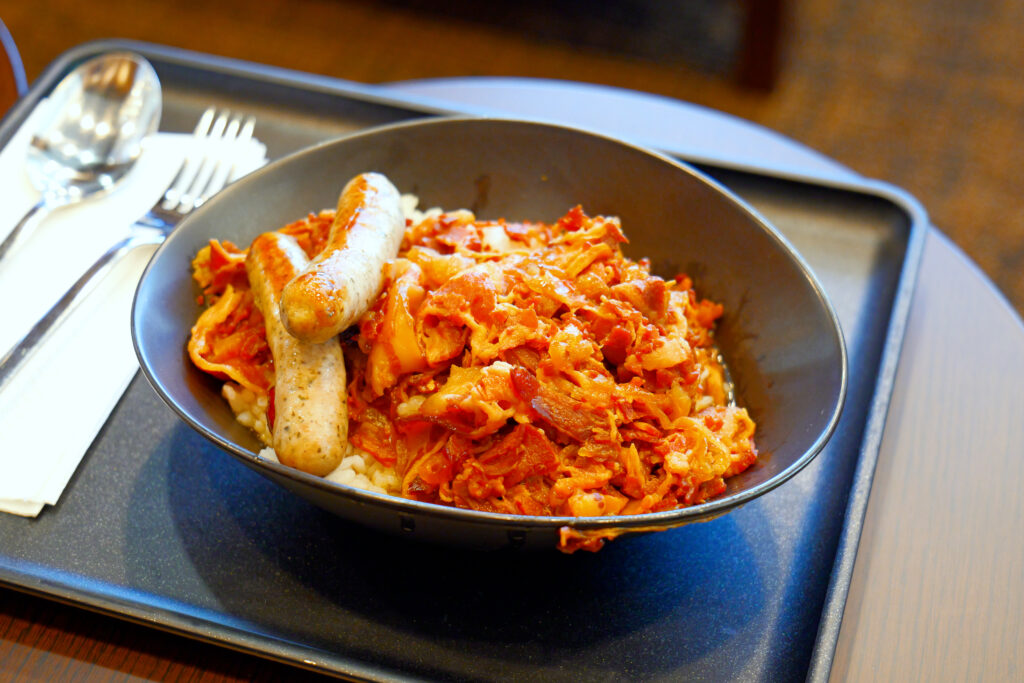 JALファーストクラスラウンジ フランクフルト国際空港 第2ターミナル（国際線） 注文メニュー 豚丼 ニュルンベルガーソーセージトッピング 夕方