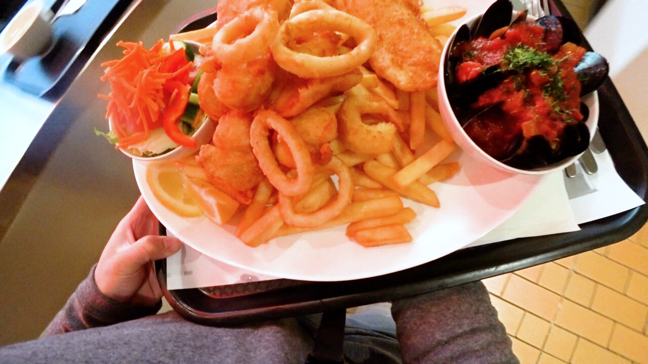 【爆盛シーフード】港町フリーマントルで食べきれずお持ち帰りになる海鮮グルメ【カイリスフィッシュマーケットカフェ】｜りとまろリーガルウェディング