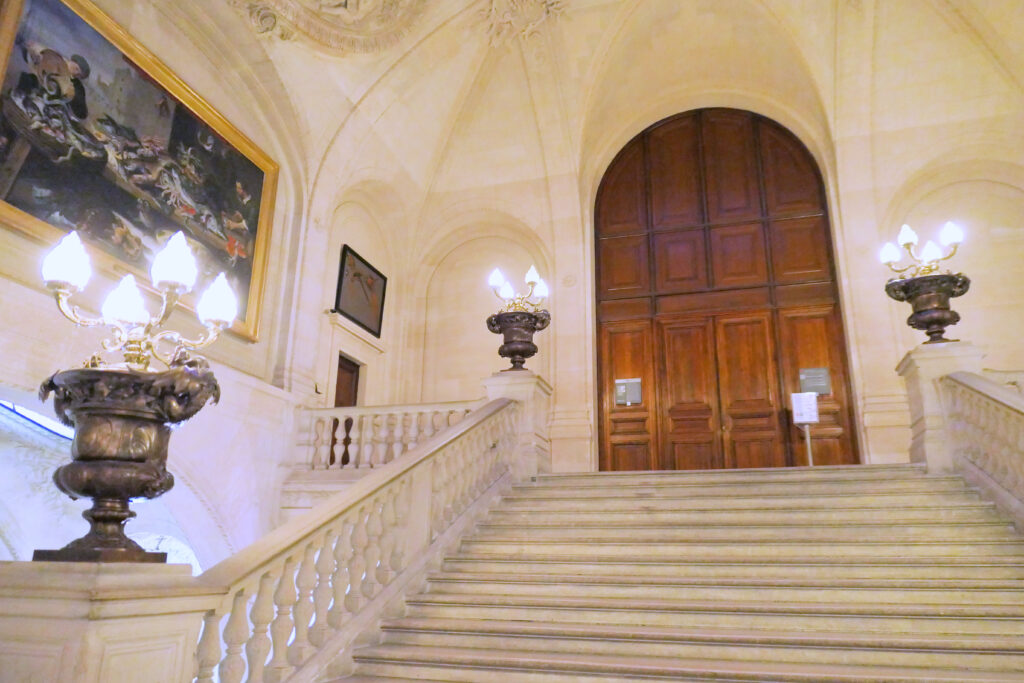 ルーヴル美術館（Musée du Louvre）エクトール・ルフュエルの階段 2階（Escalier Lefuel 2eme étage）