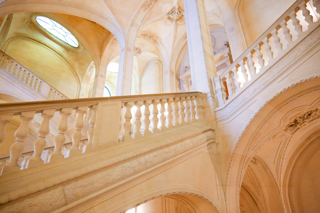 ルーヴル美術館（Musée du Louvre）エクトール・ルフュエルの階段 0階（Escalier Lefuel Rez de chaussée）