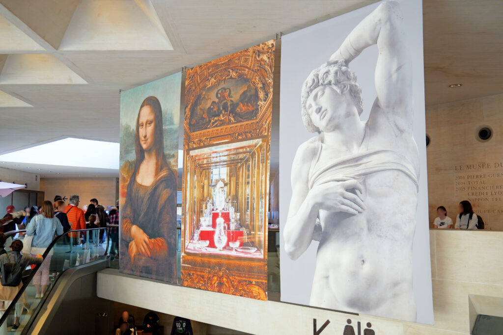 ルーヴル美術館（Musée du Louvre）レオナルド・ダ・ヴィンチ アポロン ミケランジェロ・ブオナローティ