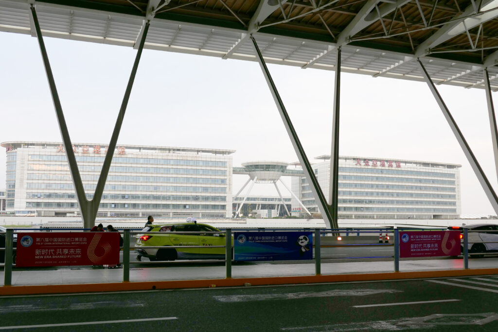 上海浦東国際空港（PVG）から香港国際空港（HKG） キャセイパシフィック航空 CX361便 上海浦東国際空港（PVG）第2ターミナル ダージョン エアポート ホテル 上海（大衆空港賓館）